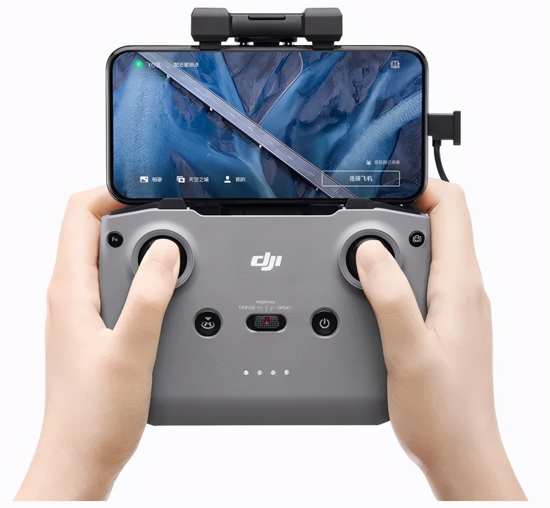 為什么要入手3988的 DJI 帶屏遙控器，自己的手機不香嗎？