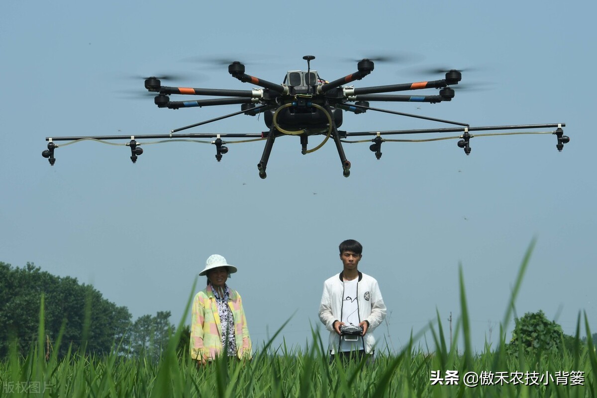 無人機打藥到底好不好？這些優(yōu)點和缺點你要先搞明白